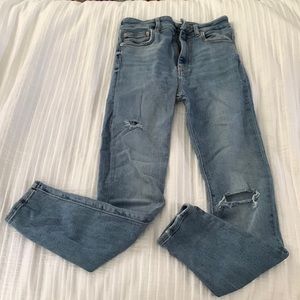 Zara high waisted skinny jeans. Size 6. Super comfy and stretchy